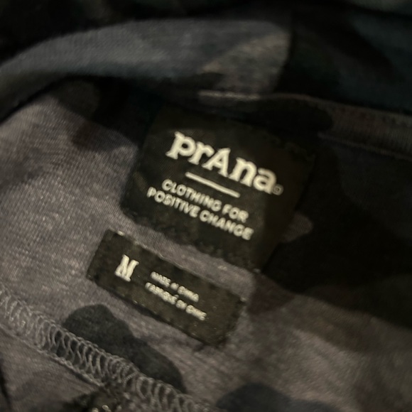NWT Prana Camo Size M - Picture 9 of 10